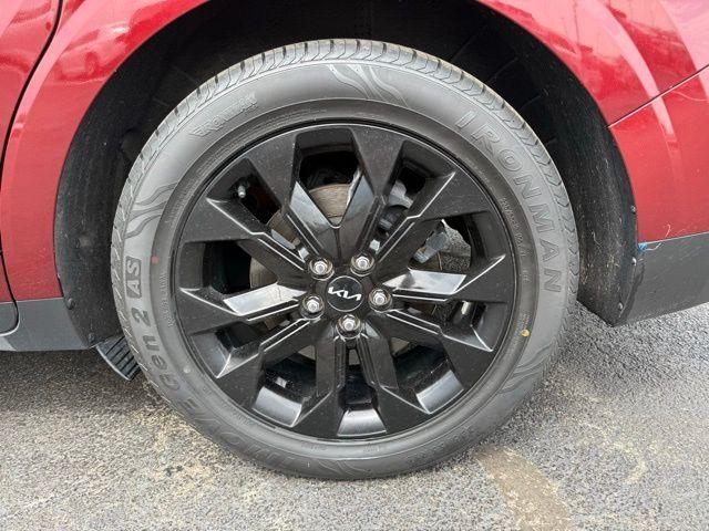 used 2024 Kia Carnival car, priced at $39,732