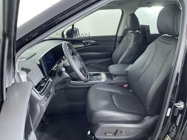 used 2025 Kia Carnival car, priced at $42,987