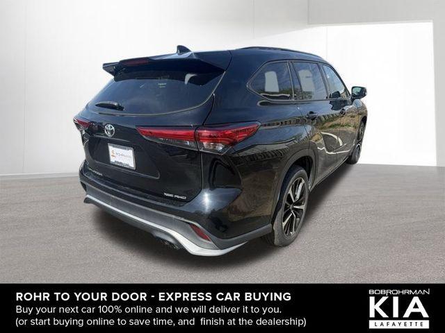 used 2021 Toyota Highlander car, priced at $28,916