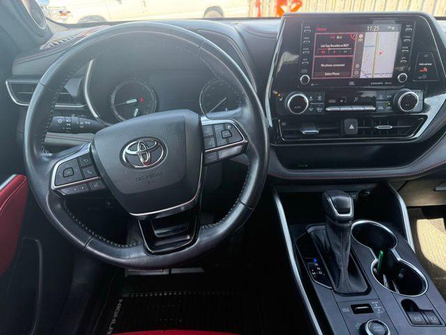 used 2021 Toyota Highlander car, priced at $28,916