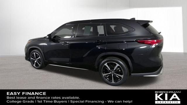 used 2021 Toyota Highlander car, priced at $28,164