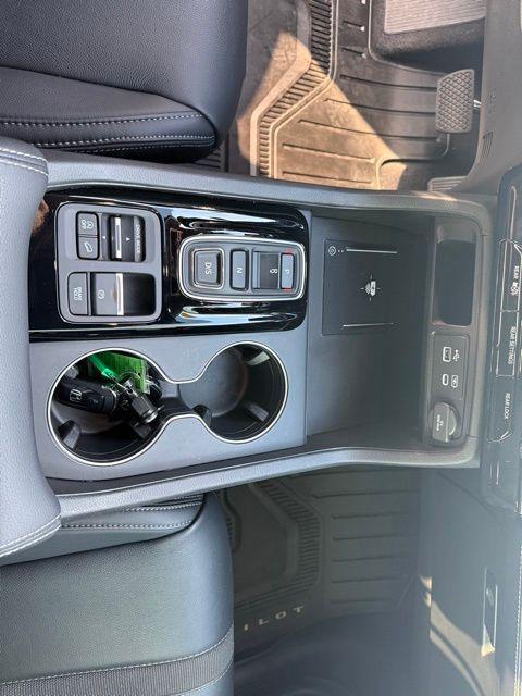 used 2025 Honda Pilot car, priced at $41,952