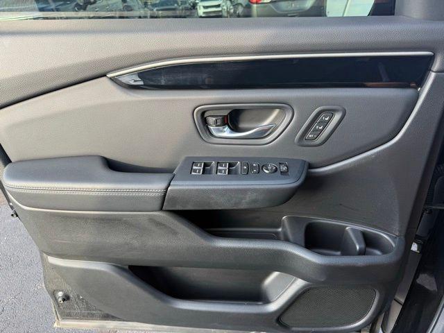 used 2025 Honda Pilot car, priced at $41,952