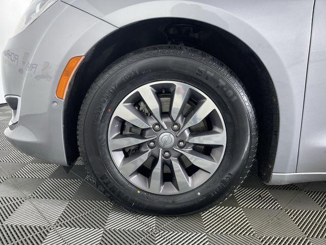 used 2019 Chrysler Pacifica car, priced at $15,995