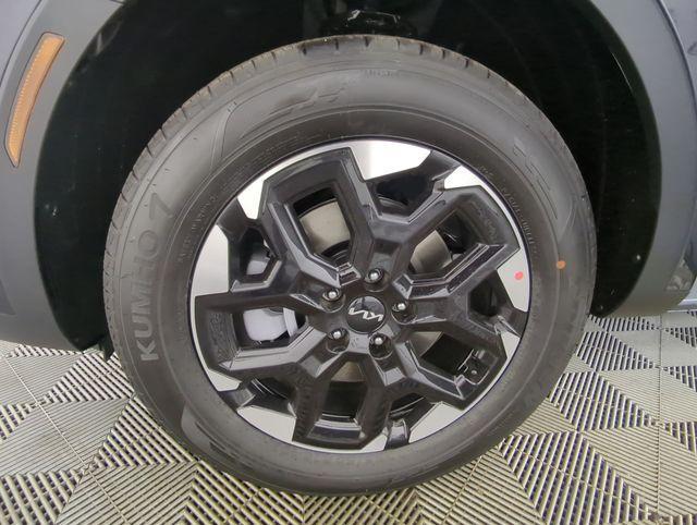 new 2025 Kia Sorento car, priced at $35,678