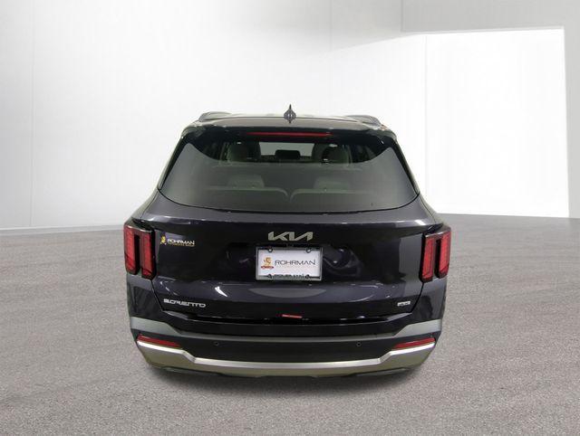 new 2025 Kia Sorento car, priced at $35,678