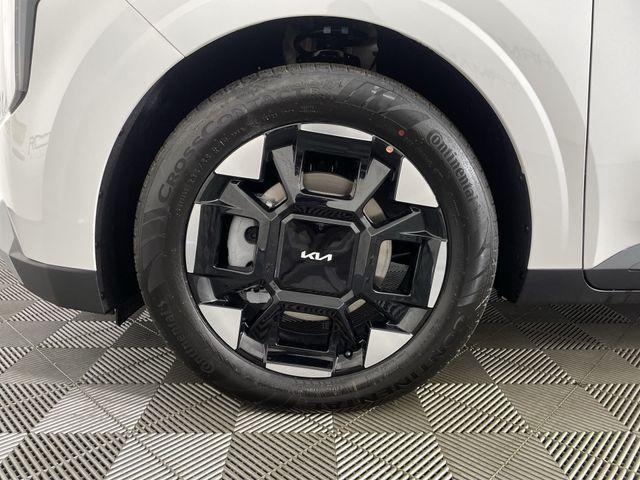 new 2025 Kia Carnival car, priced at $40,920