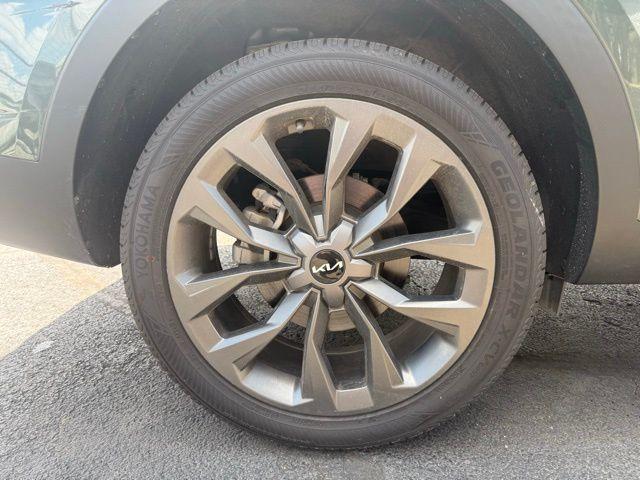 used 2023 Kia Sorento car, priced at $31,546