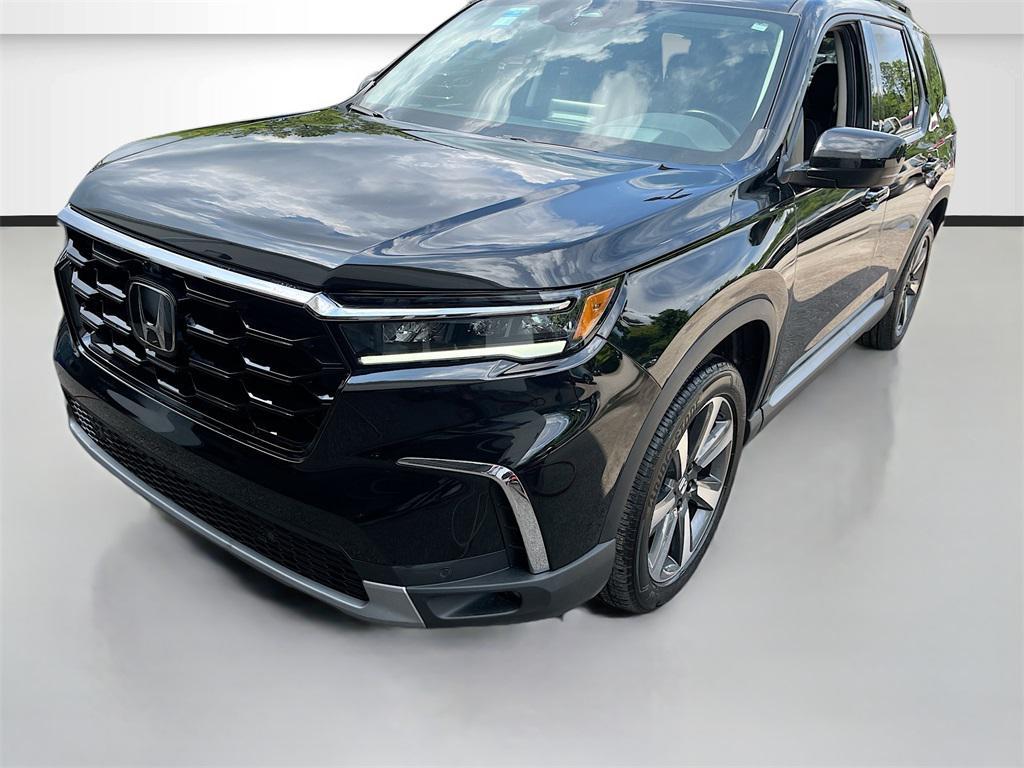 used 2024 Honda Pilot car, priced at $39,500