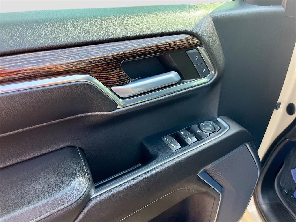 used 2022 GMC Sierra 1500 car, priced at $35,000