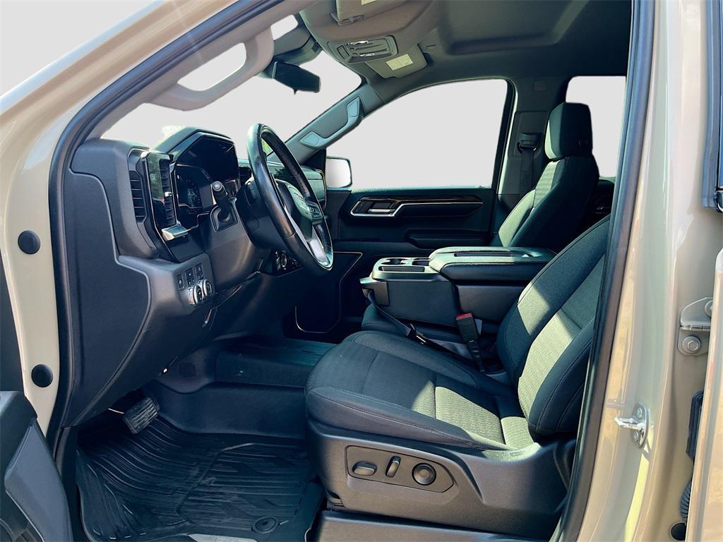 used 2022 GMC Sierra 1500 car, priced at $35,000