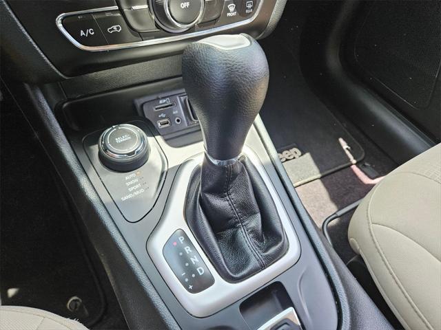 used 2016 Jeep Cherokee car, priced at $9,400