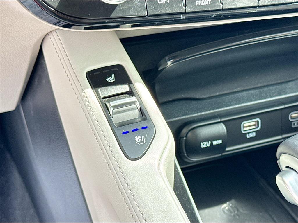 used 2024 Kia Telluride car, priced at $32,200