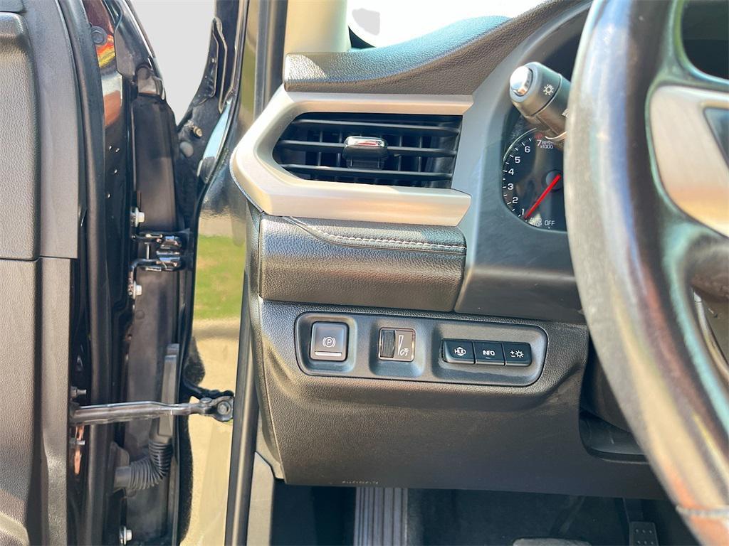 used 2022 GMC Acadia car, priced at $28,000