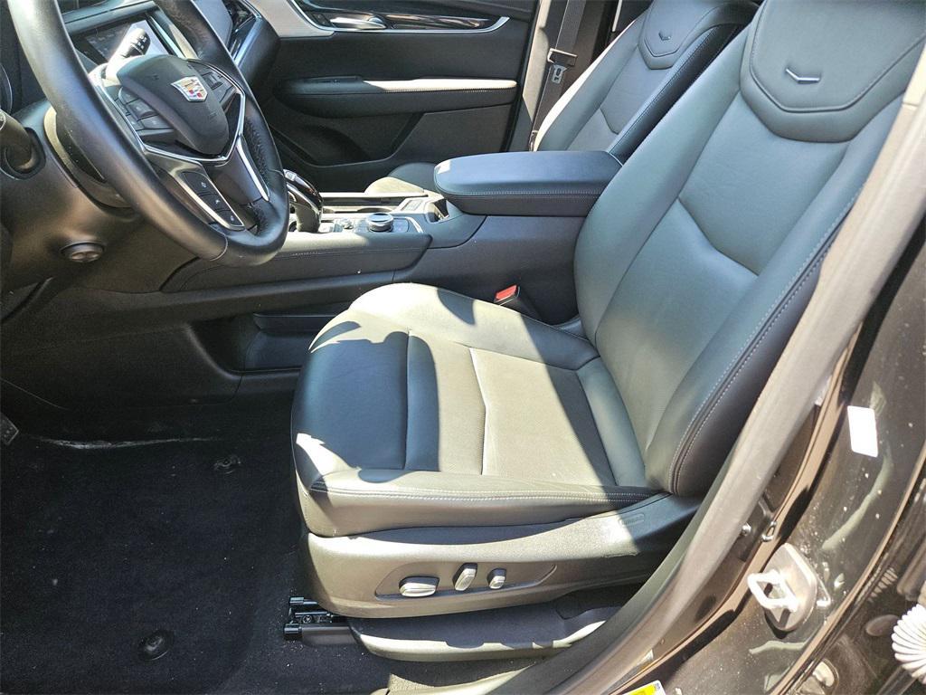 used 2024 Cadillac XT5 car, priced at $35,000