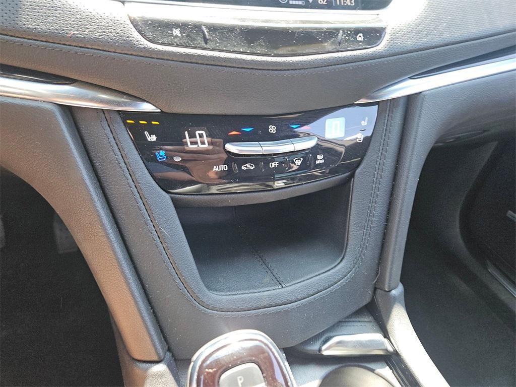used 2024 Cadillac XT5 car, priced at $35,000