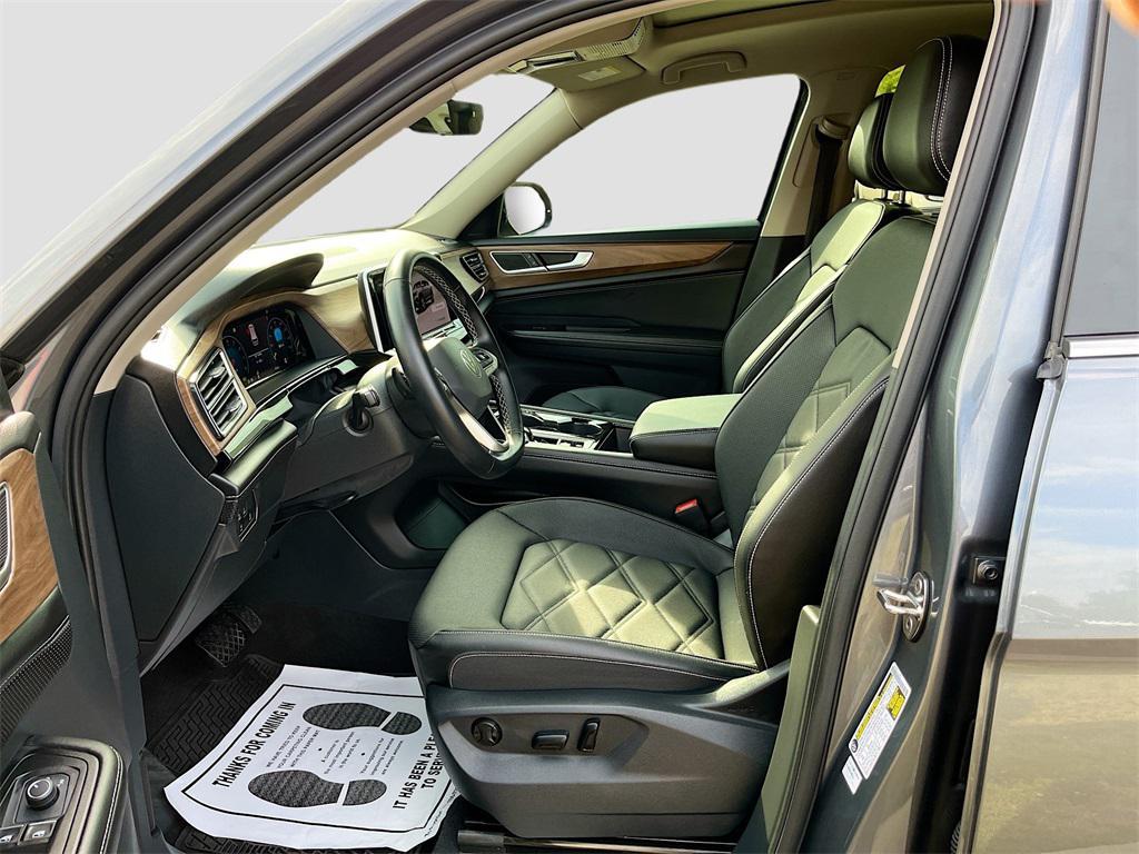 used 2024 Volkswagen Atlas car, priced at $30,000