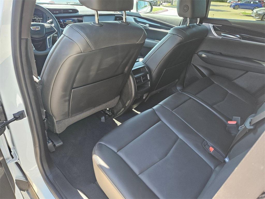 used 2025 Cadillac XT5 car, priced at $42,000