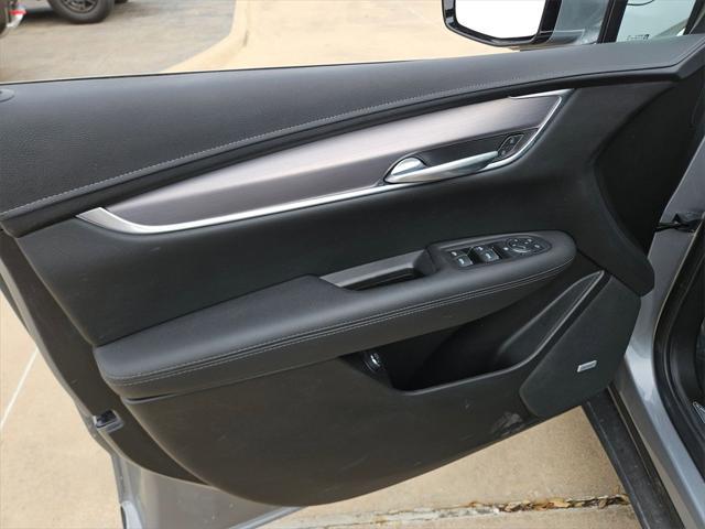 used 2024 Cadillac XT5 car, priced at $32,200