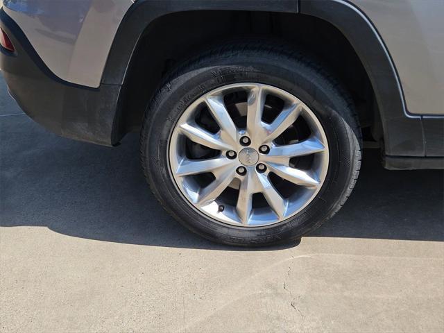 used 2014 Jeep Cherokee car, priced at $6,100
