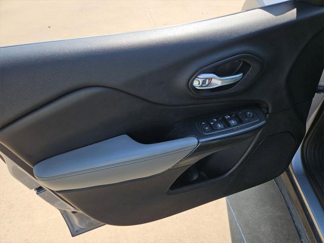 used 2014 Jeep Cherokee car, priced at $6,100