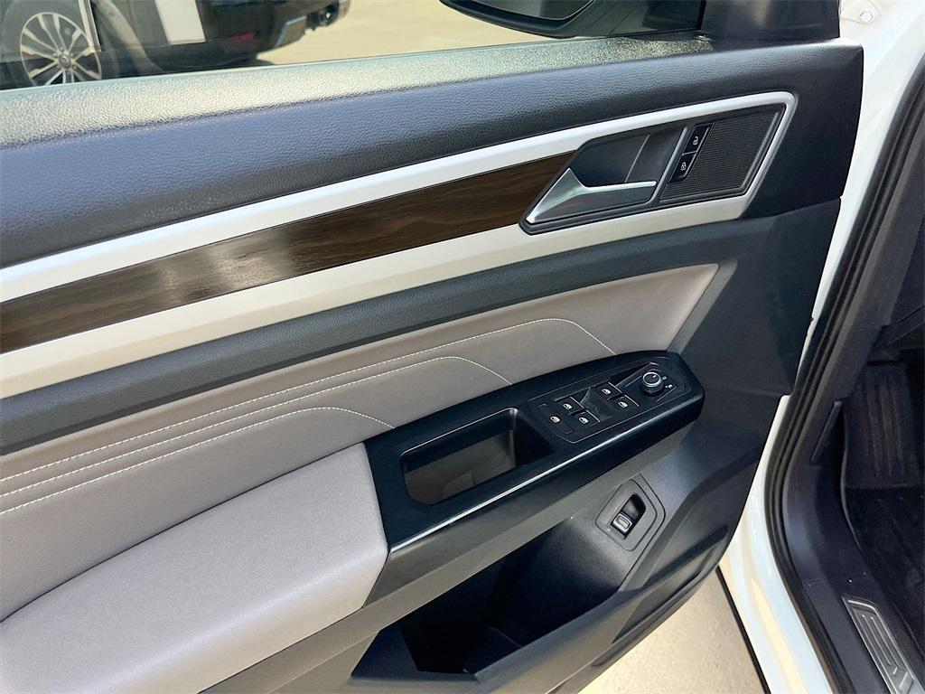 used 2021 Volkswagen Atlas car, priced at $17,700