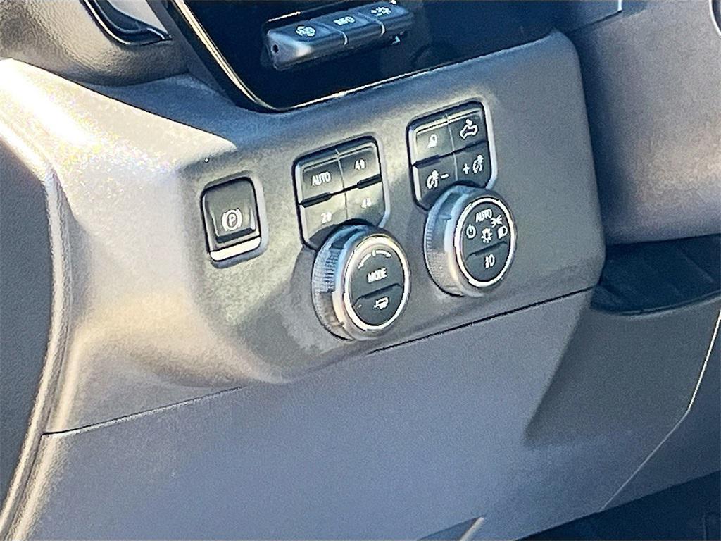 used 2022 Chevrolet Silverado 1500 car, priced at $44,100