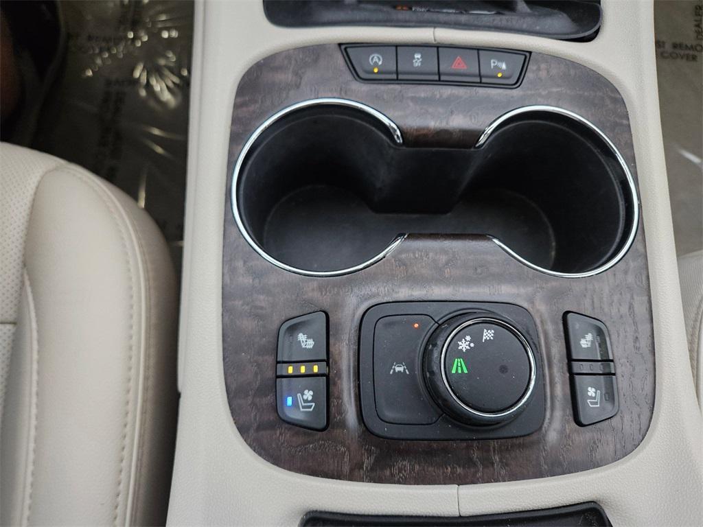 used 2022 GMC Acadia car, priced at $28,300