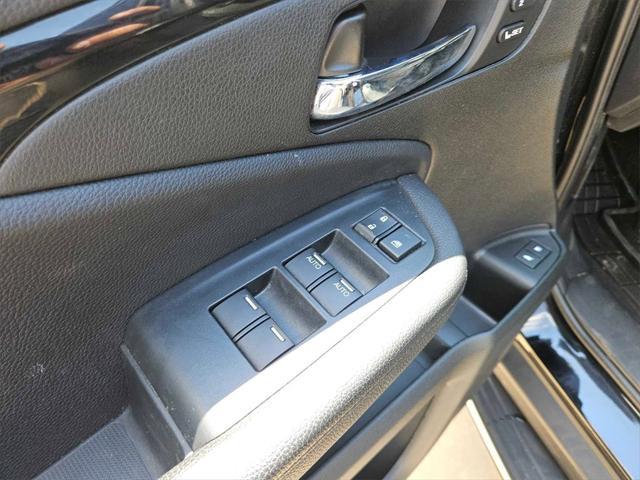 used 2022 Honda Pilot car, priced at $27,100