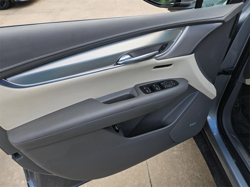 used 2024 Cadillac XT5 car, priced at $38,400
