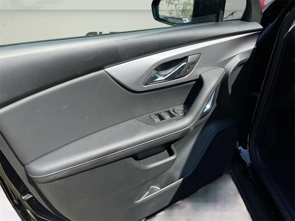 used 2025 Chevrolet Blazer car, priced at $24,600