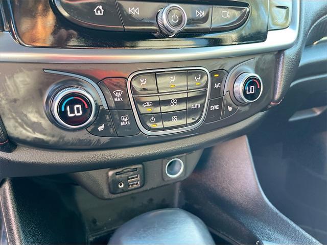 used 2022 Chevrolet Traverse car, priced at $31,600