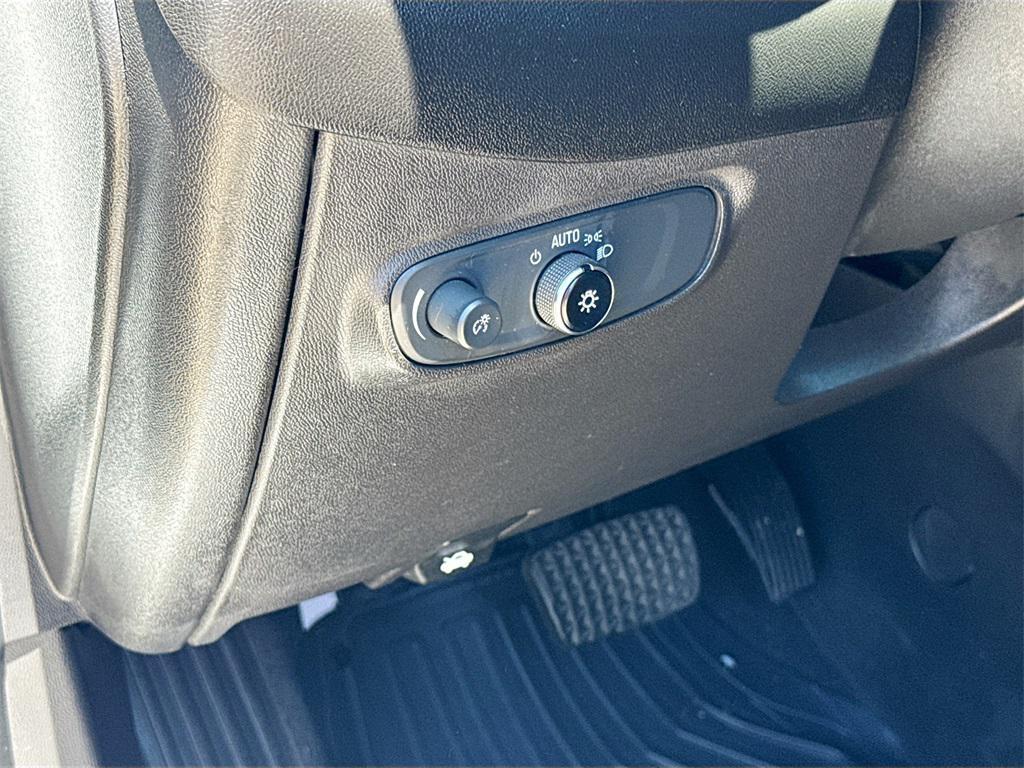 used 2020 Chevrolet Equinox car, priced at $16,400