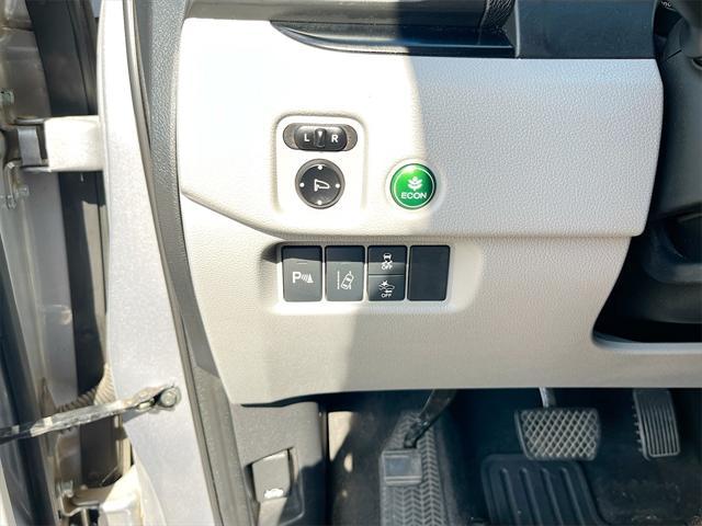 used 2016 Honda Pilot car, priced at $14,000