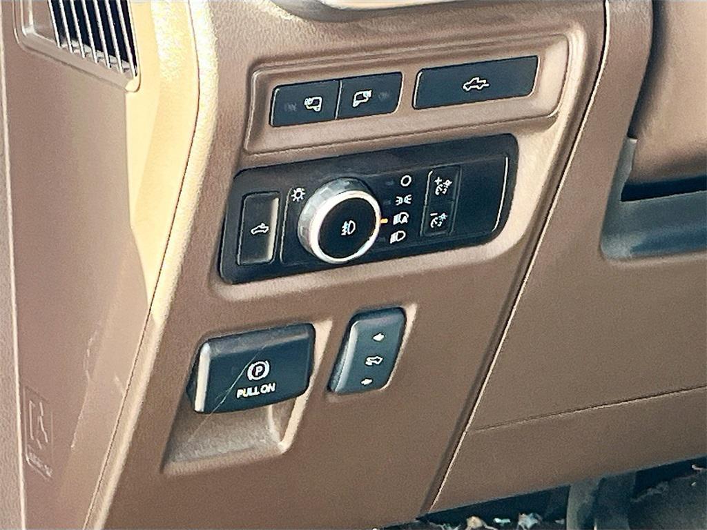 used 2023 Ford F-150 car, priced at $32,000