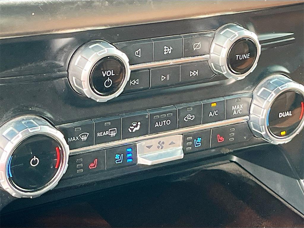 used 2023 Ford F-150 car, priced at $32,000
