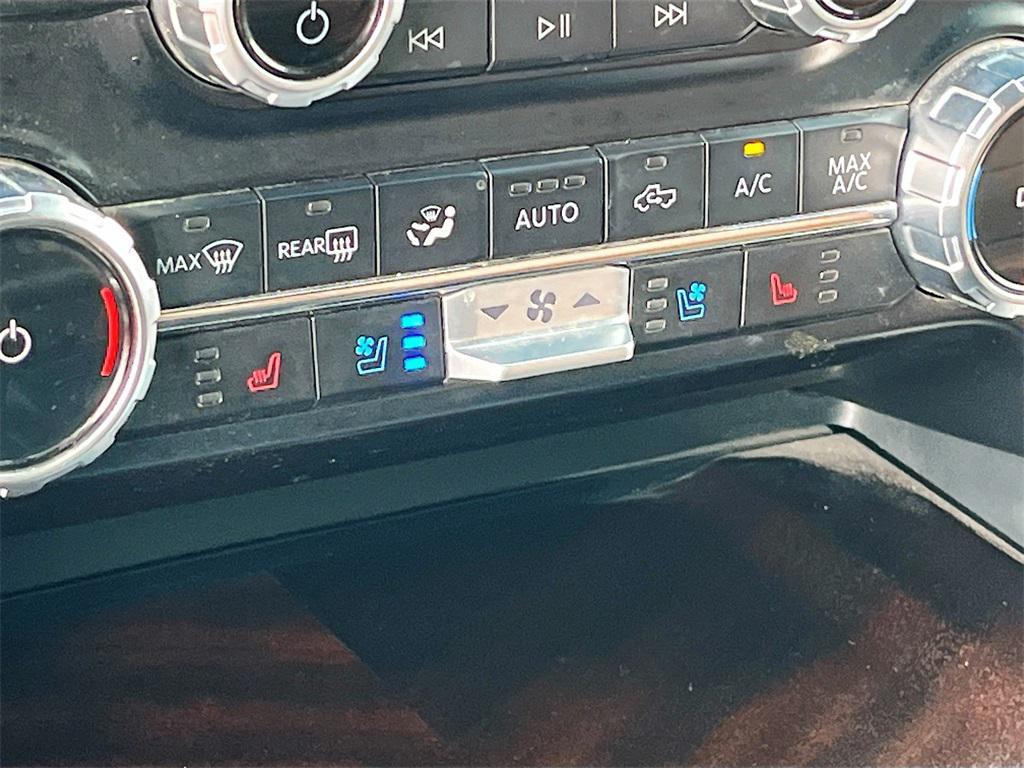 used 2023 Ford F-150 car, priced at $32,000