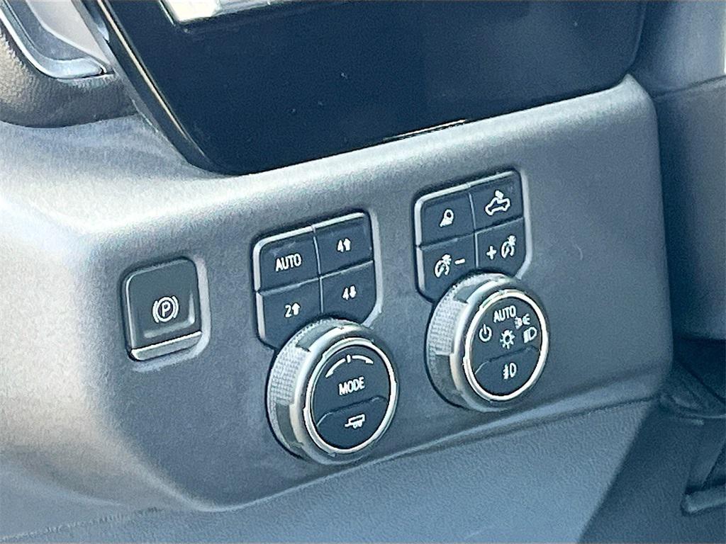 used 2024 Chevrolet Silverado 1500 car, priced at $42,900
