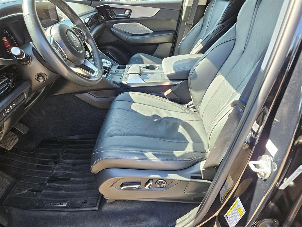 used 2024 Acura MDX car, priced at $36,900