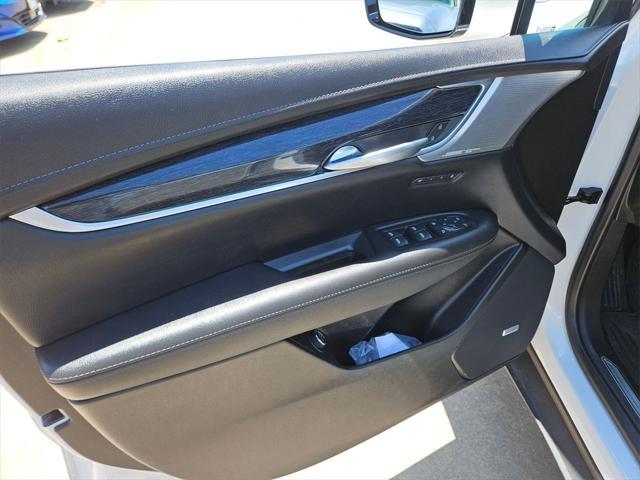 used 2022 Cadillac XT5 car, priced at $33,000