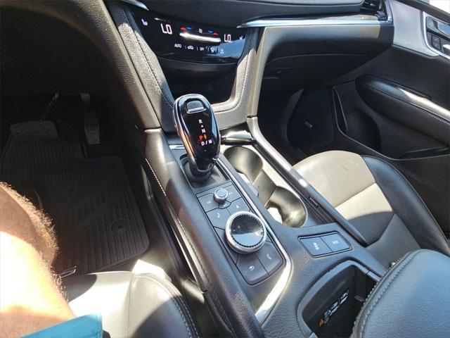 used 2022 Cadillac XT5 car, priced at $33,000