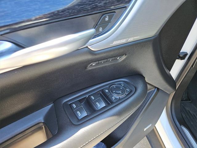 used 2022 Cadillac XT5 car, priced at $33,000