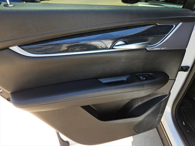 used 2022 Cadillac XT5 car, priced at $33,000