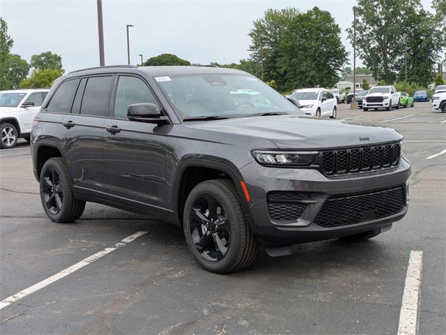 new 2025 Jeep Grand Cherokee car, priced at $42,910