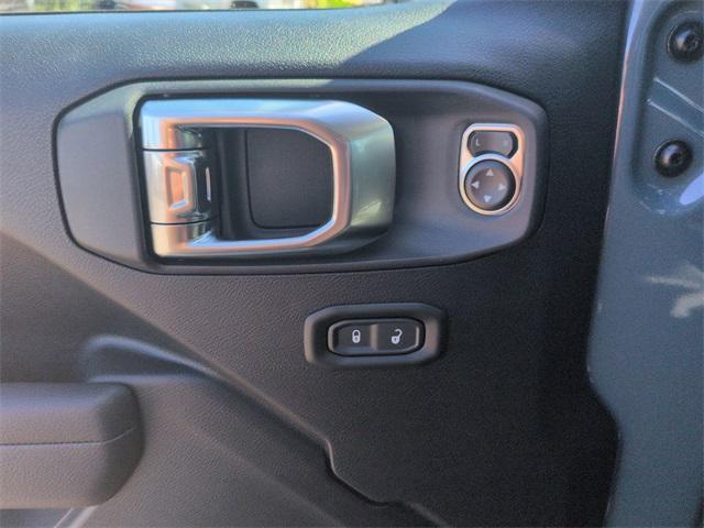 new 2025 Jeep Gladiator car, priced at $47,253