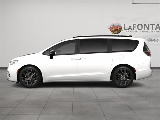 new 2024 Chrysler Pacifica car, priced at $42,305