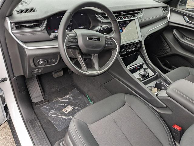 new 2025 Jeep Grand Cherokee car, priced at $38,166