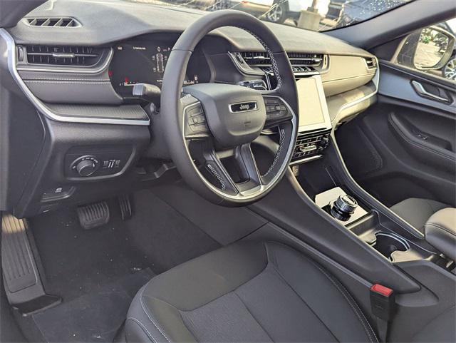 new 2025 Jeep Grand Cherokee car, priced at $38,675
