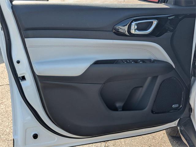 new 2025 Jeep Compass car, priced at $33,827