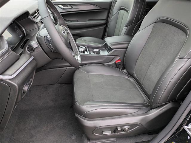 new 2025 Jeep Grand Cherokee car, priced at $44,910